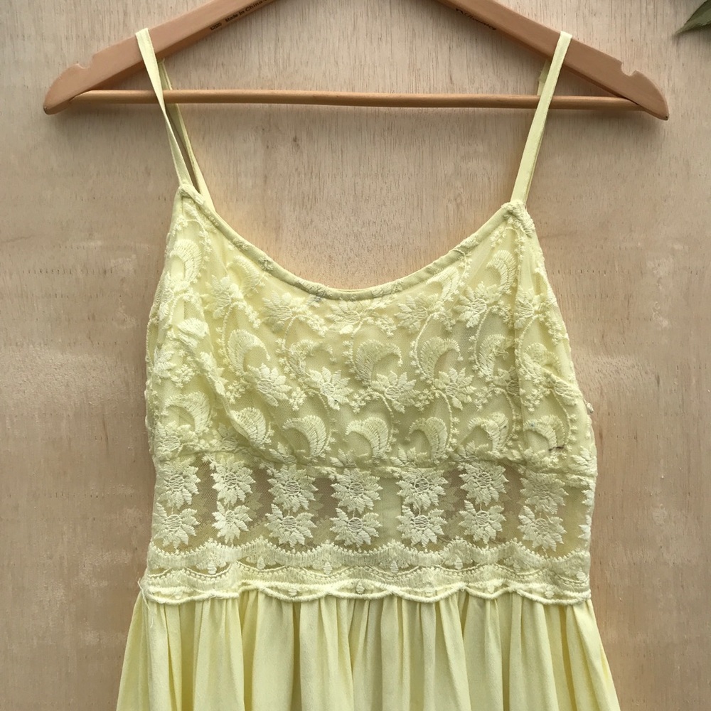 Light Yellow Top Shop Lace Dress - Picture 3 of 8